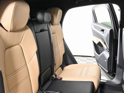 Certified 2025 Porsche Cayenne Coupe image 23