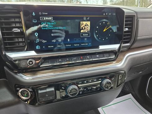 Used 2025 Chevrolet Silverado 1500 LT AWD/4WD image 26