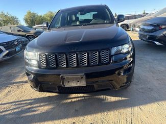 Used 2017 Jeep Grand Cherokee Altitude AWD/4WD video 2