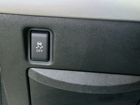 Used 2012 Nissan Sentra 2.0 SR w/ Special Edition Pkg image 16