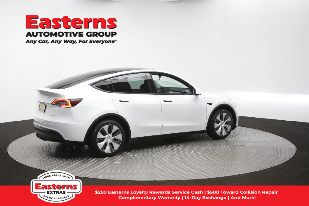 Used 2022 Tesla Model Y Long Range AWD/4WD image 40