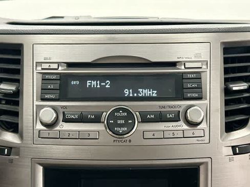 Used 2010 Subaru Outback 2.5i AWD/4WD image 10