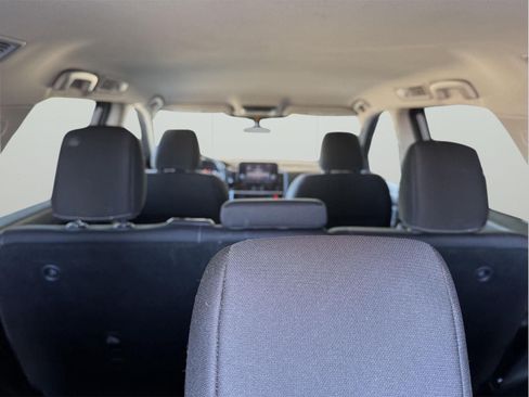 Used 2025 Nissan Pathfinder SV FWD image 30
