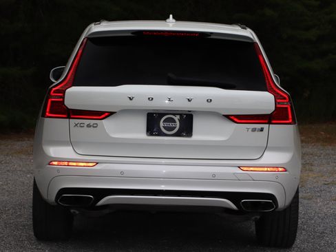 Used 2018 Volvo XC60 T8 R-Design w/ Convenience Package image 4
