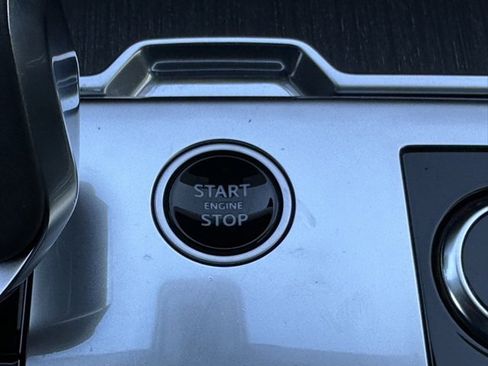 Used 2023 Land Rover Range Rover SE image 43