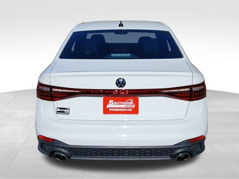 Used 2025 Volkswagen Jetta GLI Autobahn image 8