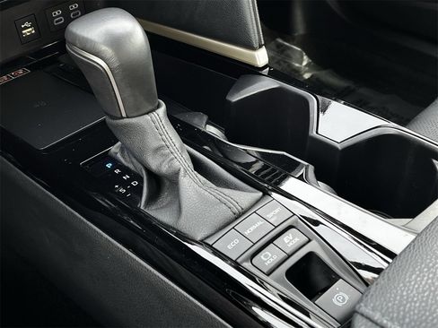 Used 2025 Toyota Camry XSE image 17