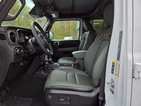 New 2026 Jeep Gladiator Mojave AWD/4WD image 12