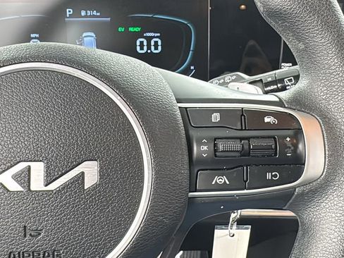 Used 2024 Kia Sportage LX image 22