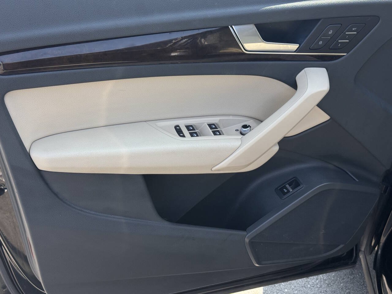 Used 2019 Audi Q5 2.0T Premium w/ Convenience Package AWD/4WD image 9
