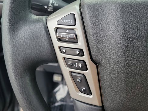Used 2023 Nissan Titan SV image 26