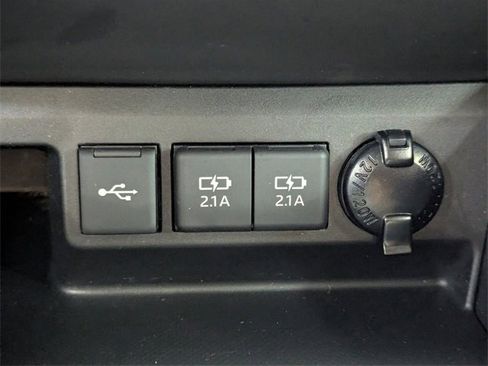 Used 2021 Toyota Highlander Limited image 19