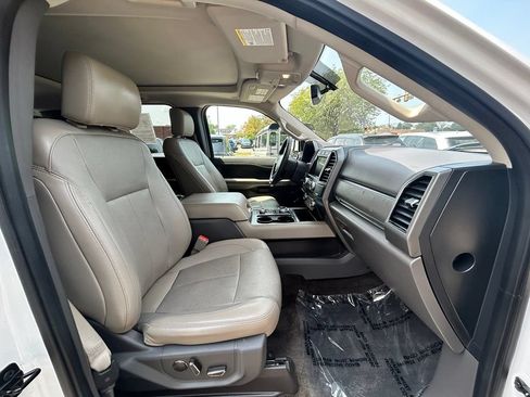 Used 2018 Ford Expedition Max XLT w/ Equipment Group 202A AWD/4WD image 13