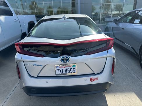 Used 2017 Toyota Prius Prime Advanced w/ Carpet Mat Package FWD image 5