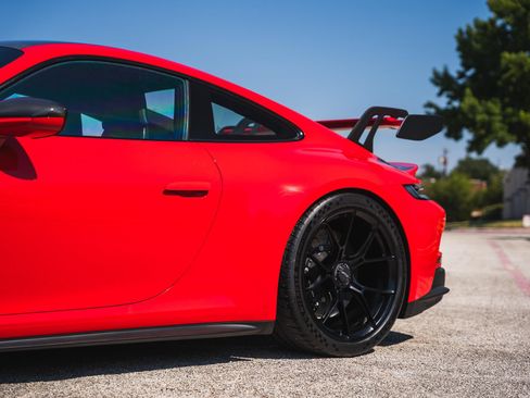 Used 2022 Porsche 911 GT3 RWD image 11