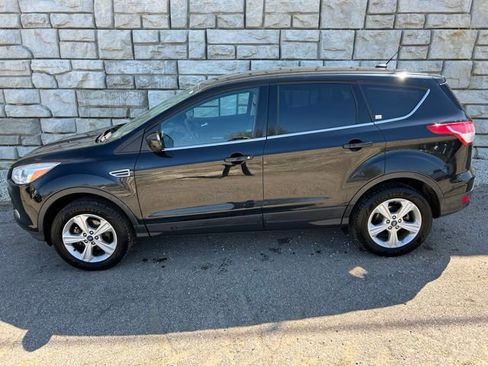 Used 2016 Ford Escape SE image 3