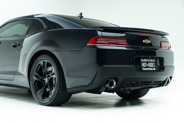 Used 2014 Chevrolet Camaro SS w/ RS Package RWD image 18
