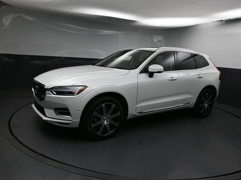 Used 2020 Volvo XC60 T5 Inscription w/ Protection Package image 4