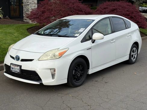 Used 2013 Toyota Prius Two FWD image 1