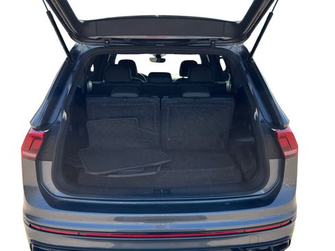Used 2022 Volkswagen Tiguan SE R-Line FWD image 19