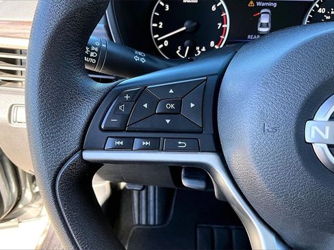 Used 2023 Nissan Altima 2.5 SV image 10