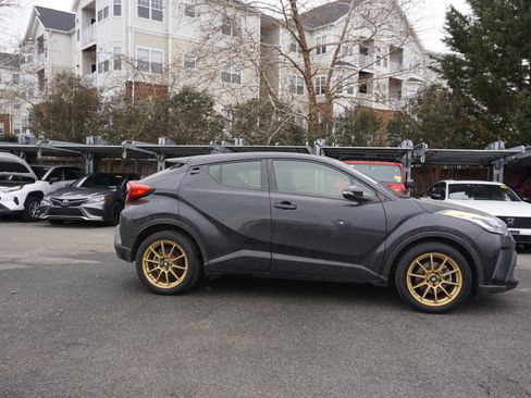 Used 2021 Toyota C-HR Nightshade image 3