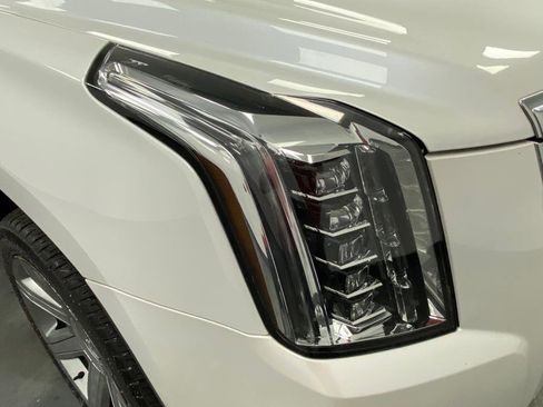 Used 2016 Cadillac Escalade Premium image 9