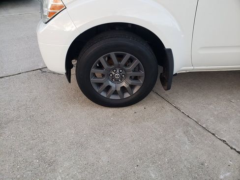 Used 2019 Nissan Frontier SV w/ Value Truck Package image 9