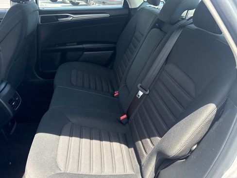 Used 2019 Ford Fusion SE FWD image 20