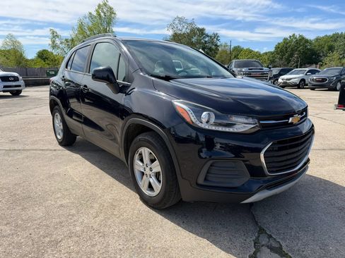Used 2022 Chevrolet Trax LT w/ Driver Confidence Package image 7