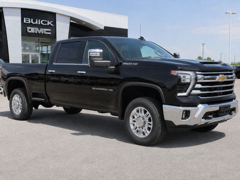 Used 2024 Chevrolet Silverado 2500 LTZ w/ LTZ Convenience Package AWD/4WD image 3