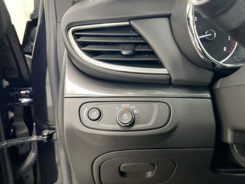 Used 2022 Buick Encore Preferred w/ Safety Package FWD image 18