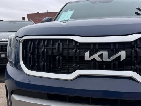 Used 2023 Kia Telluride EX image 10