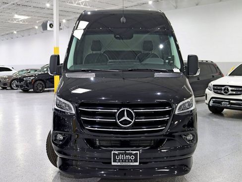 Used 2024 Mercedes-Benz Sprinter 3500 image 7