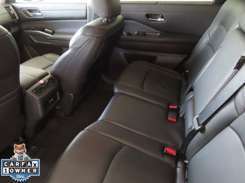 Used 2025 Nissan Pathfinder SL image 24