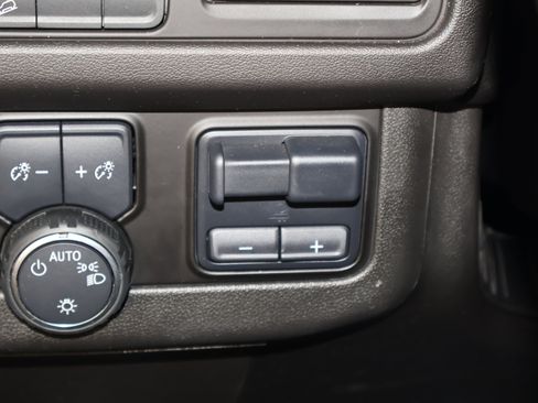 Used 2021 Chevrolet Tahoe Z71 image 37