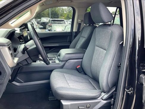 Used 2024 Ford Expedition XLT RWD image 34