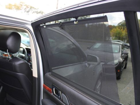 Used 2019 Lincoln MKT AWD image 32