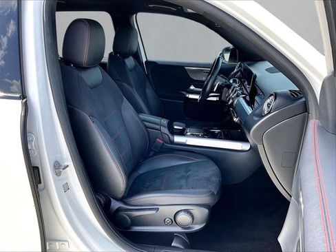 Used 2022 Mercedes-Benz GLB 250 image 9