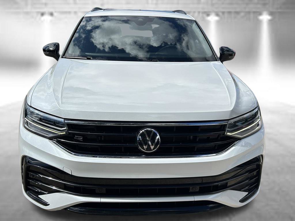 Certified 2024 Volkswagen Tiguan SE R-Line FWD image 8
