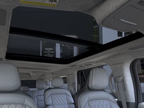 New 2026 Lincoln Navigator L Black Label AWD/4WD image 22