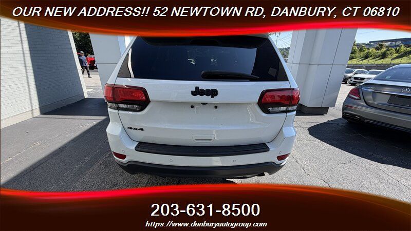 Used 2019 Jeep Grand Cherokee Laredo AWD/4WD image 4