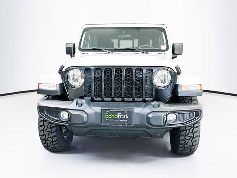 Used 2023 Jeep Gladiator Sport AWD/4WD image 2