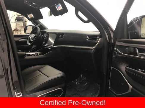 Certified 2025 Jeep Wagoneer Series II image 39