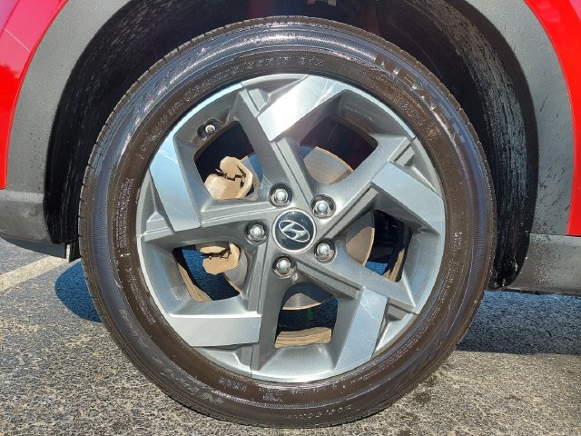 Used 2023 Hyundai Venue Limited w/ Cargo Package FWD image 29