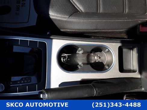 Used 2020 Volkswagen Passat 2.0T SE image 25