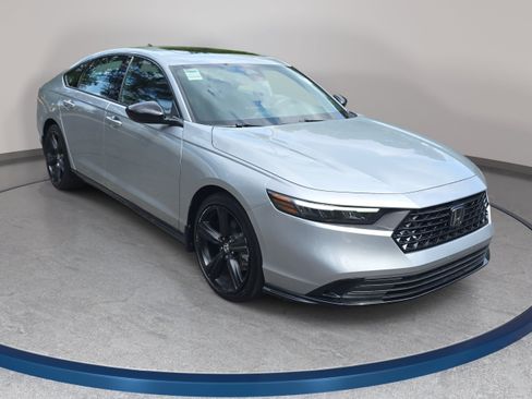 Used 2024 Honda Accord Sport image 3