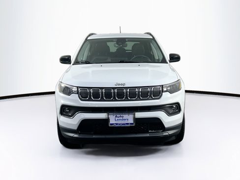 Used 2022 Jeep Compass Latitude image 2