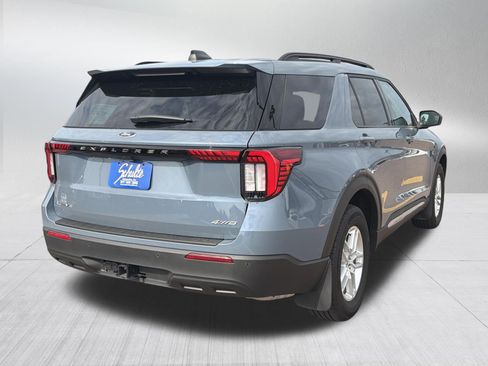 Used 2025 Ford Explorer Active AWD/4WD image 6