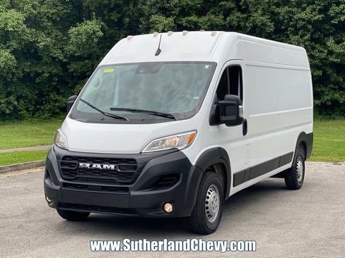 Used 2025 RAM ProMaster 2500 w/ Convenience Group FWD image 3